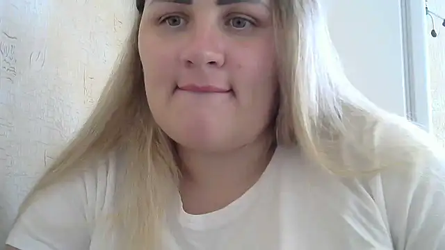 Snapshot of Honeydew-Waves chatting on 09.09.25 Honeydew-Waves online show from 09.09.25