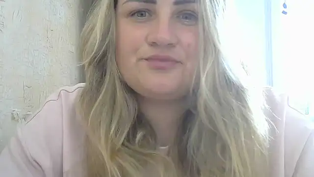 Snapshot of Honeydew-Waves chatting on 06.23.26 Honeydew-Waves online show from 06.23.26