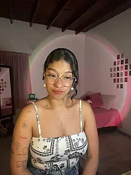 Snapshot of Arteatenea__ chatting on 01.15.25 Arteatenea online show from 01.15.25