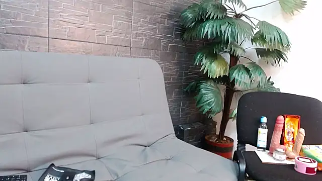 Snapshot of brendamaz chatting on 03.12.25 brendamaz online show from 03.12.25