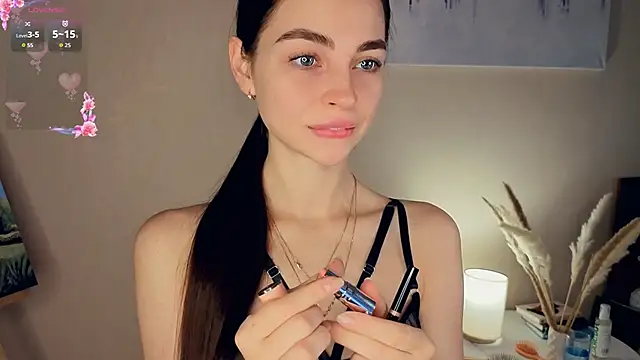 Snapshot of MaryJacksoon chatting on 10.18.25 MaryJacksoon online show from 10.18.25