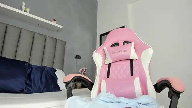 angelica dymond online show from 01.20.25