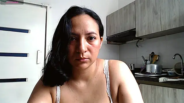 Snapshot of mariamulata chatting on 05.20.26 mariamulata online show from 05.20.26