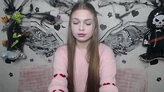 LaraPika online show from 11.03.25