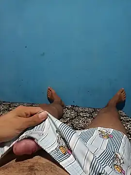 Snapshot of 1995eduardo chatting on 02.06.25 1995eduardo online show from 02.06.25