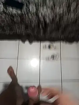 Snapshot of 1995eduardo chatting on 03.04.25 1995eduardo online show from 03.04.25