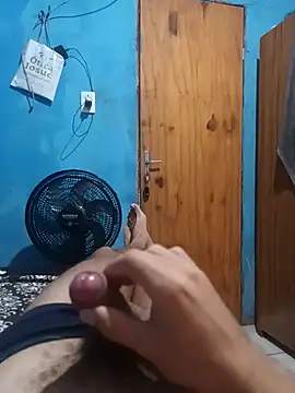 Snapshot of 1995eduardo chatting on 03.17.25 1995eduardo online show from 03.17.25