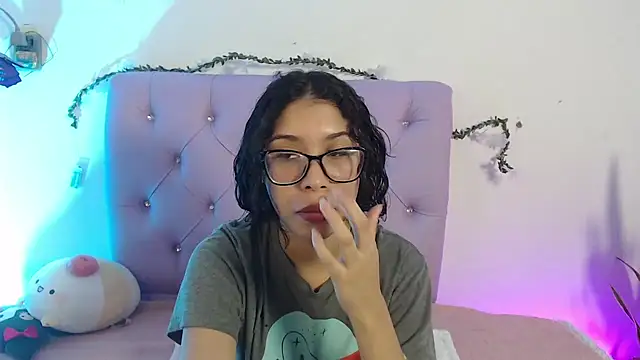 AmberJeong online show from 01.17.25