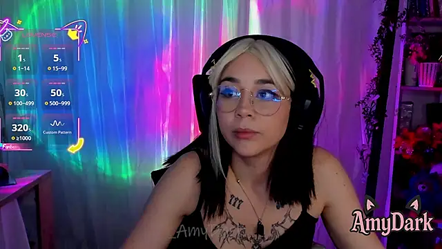 Snapshot of _AmyDark chatting on 10.01.25 AmyDark online show from 10.01.25