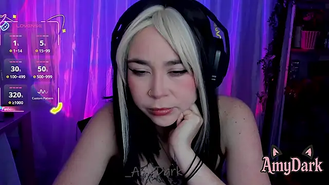 Snapshot of _AmyDark chatting on 10.10.25 AmyDark online show from 10.10.25