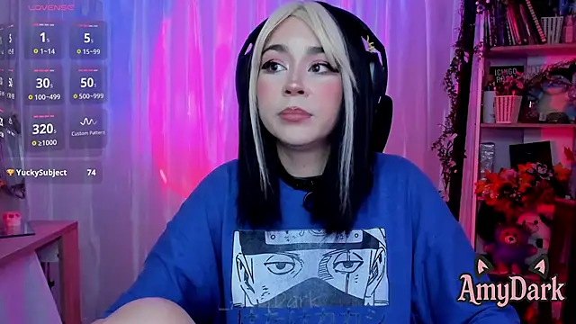 Snapshot of _AmyDark chatting on 11.04.25 AmyDark online show from 11.04.25