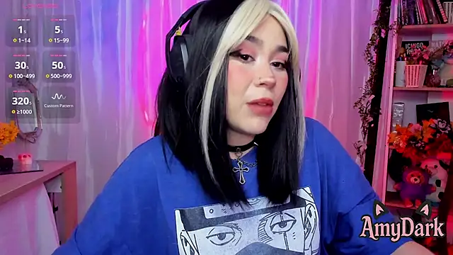 Snapshot of _AmyDark chatting on 11.05.25 AmyDark online show from 11.05.25