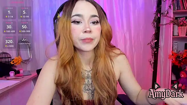 Snapshot of _AmyDark chatting on 11.25.25 AmyDark online show from 11.25.25