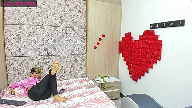 Snapshot of adara_deidara chatting on 03.12.25 adara deidara online show from 03.12.25