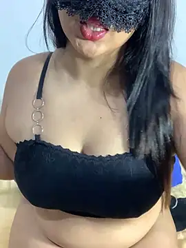 Snapshot of Jeroliee_viyana chatting on 07.29.26 Jeroliee viyana online show from 07.29.26