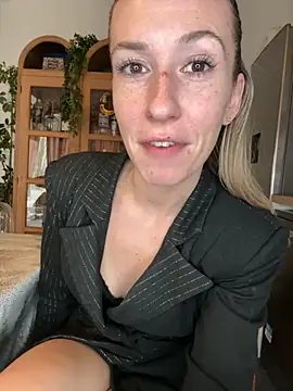 lola tentatiion online show from 11.22.25