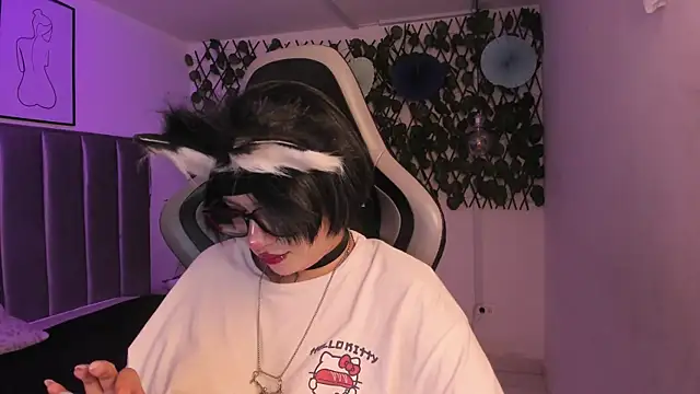 Kitty Gang online show from 04.11.26