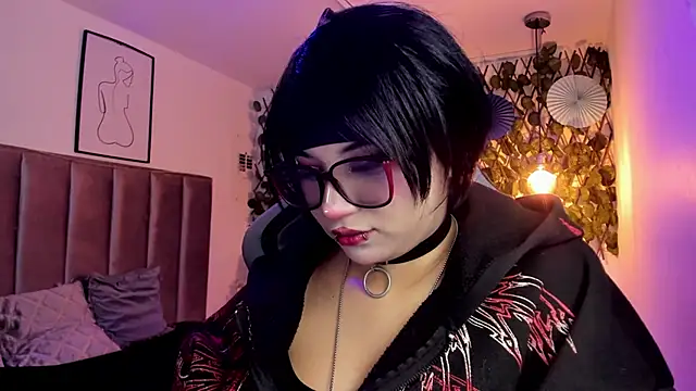 Kitty Gang online show from 04.21.26