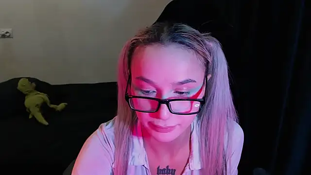 MilaAsh online show from 02.20.26