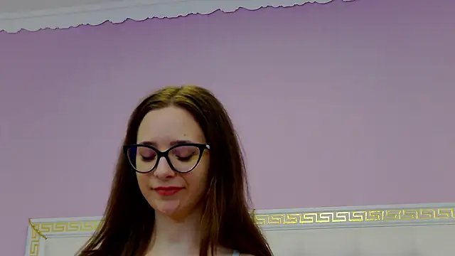 Lenna Paul online show from 03.20.25