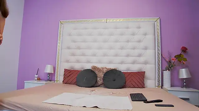 Lenna Paul online show from 10.09.25