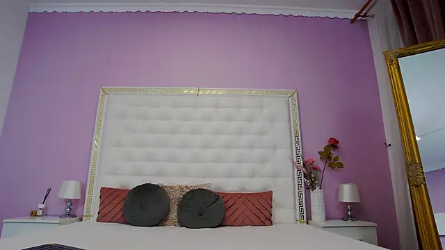 Lenna Paul online show from 11.20.25