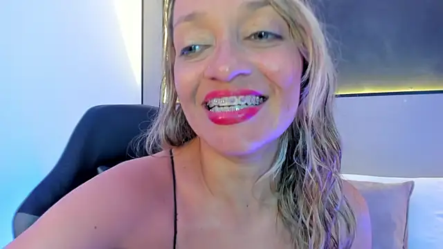 Snapshot of emma_collson chatting on 09.21.25 emma collson online show from 09.21.25