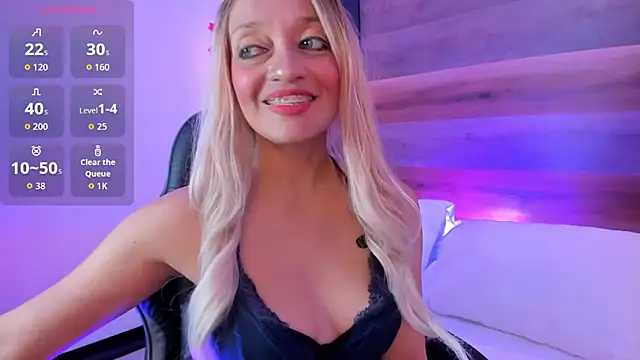 Snapshot of emma_collson chatting on 10.22.25 emma collson online show from 10.22.25