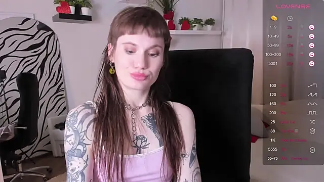 Snapshot of Fog_Foggy_Love chatting on 02.28.25 Fog Foggy Love online show from 02.28.25