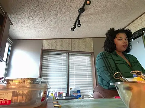 Snapshot of TheeGoddessAset chatting on 03.17.25 TheeGoddessAset online show from 03.17.25