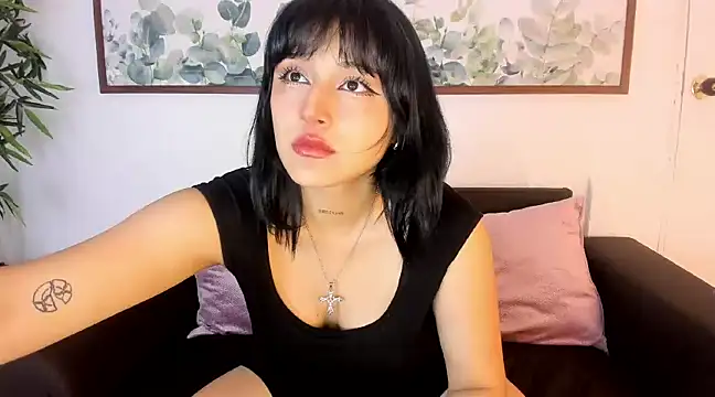 Snapshot of HiromiChan_ chatting on 12.12.24 HiromiChan online show from 12.12.24