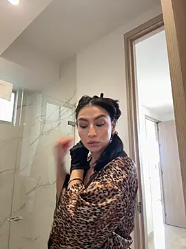 Gia Ferh online show from 04.18.26