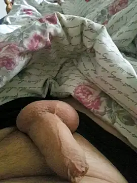 Snapshot of anderssonskuk chatting on 02.25.25 anderssonskuk online show from 02.25.25