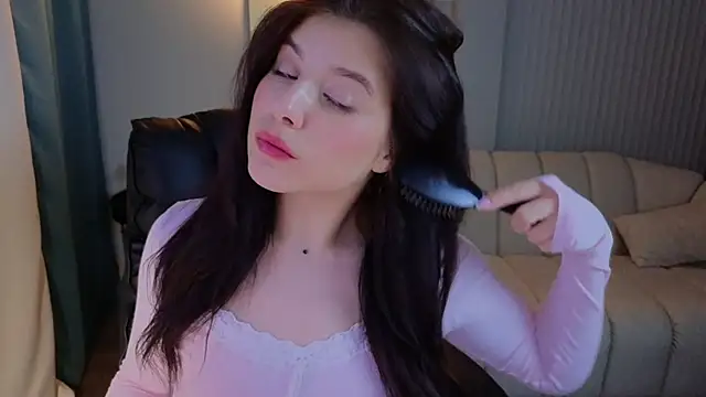 Jenna Adams  online show from 03.18.25