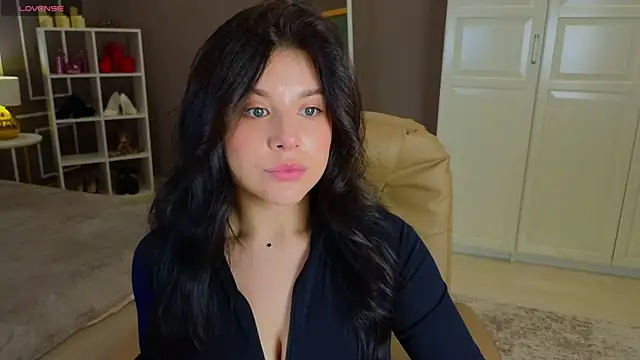 Jenna Adams  online show from 09.18.25