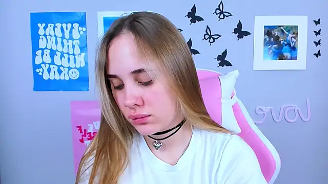 MiaMilas online show from 12.23.24