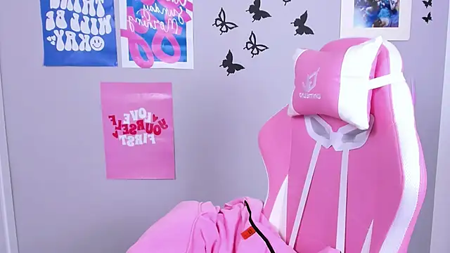 MiaMilas online show from 01.23.25