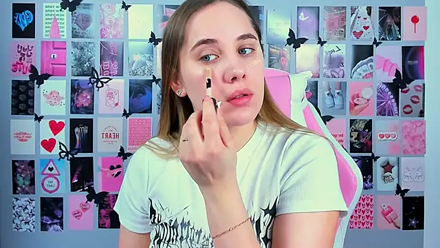 MiaMilas online show from 03.20.25