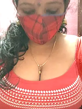 mallu-sumi online show from 02.15.25