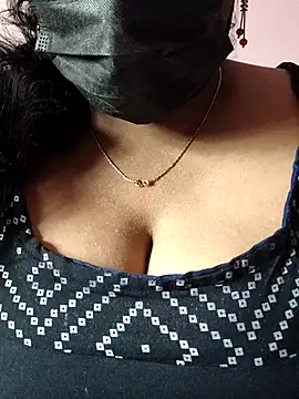 mallu-sumi online show from 11.28.25