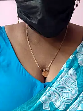Snapshot of mallu-sumi chatting on 04.28.26 mallu-sumi online show from 04.28.26