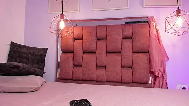 kristakinnky online show from 04.20.26