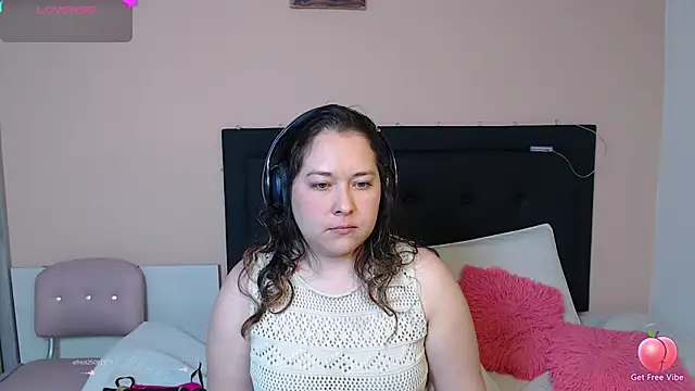 May Carlier online show from 03.17.25