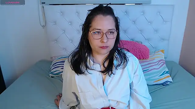 May Carlier online show from 11.25.25