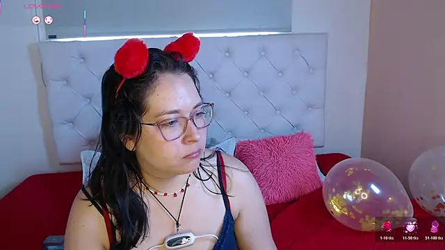 May Carlier online show from 02.15.26