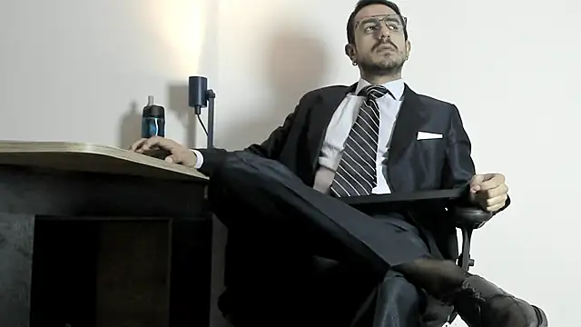 Snapshot of pablo-rincon95 chatting on 01.14.25 pablo-rincon95 online show from 01.14.25