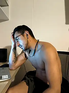 Snapshot of pablo-rincon95 chatting on 02.14.25 pablo-rincon95 online show from 02.14.25