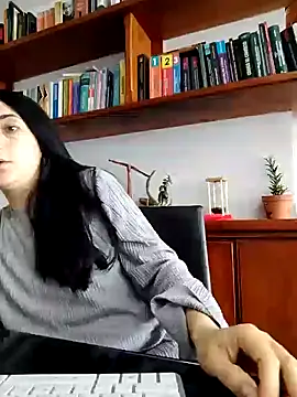 Snapshot of amellie_ros chatting on 12.02.24 amellie ros online show from 12.02.24