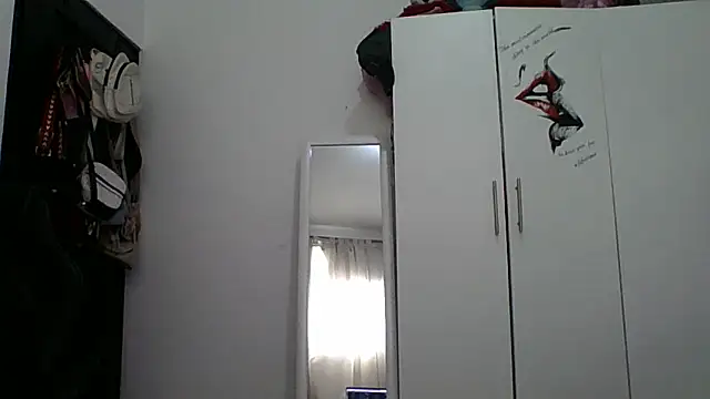 Anne kis online show from 03.14.25