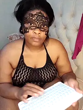 Snapshot of ChasingSprite chatting on 10.22.25 ChasingSprite online show from 10.22.25